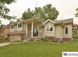 2616 Blackhawk Dr, Bellevue, NE 68123