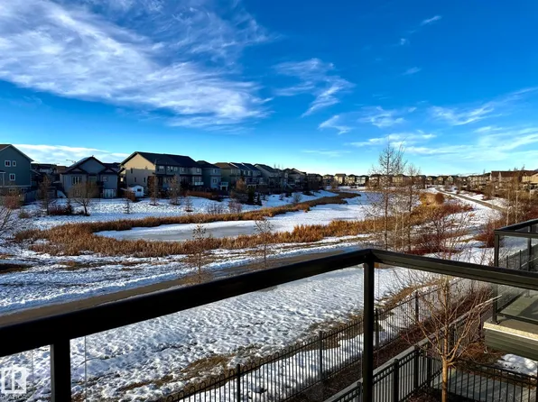 1010 Rabbit Hill Rd SW #2, Edmonton, AB T6W 4G7