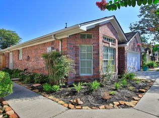 422 Cherry Laurel Dr, Tomball, TX 77375