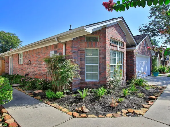 422 Cherry Laurel Dr, Tomball, TX 77375