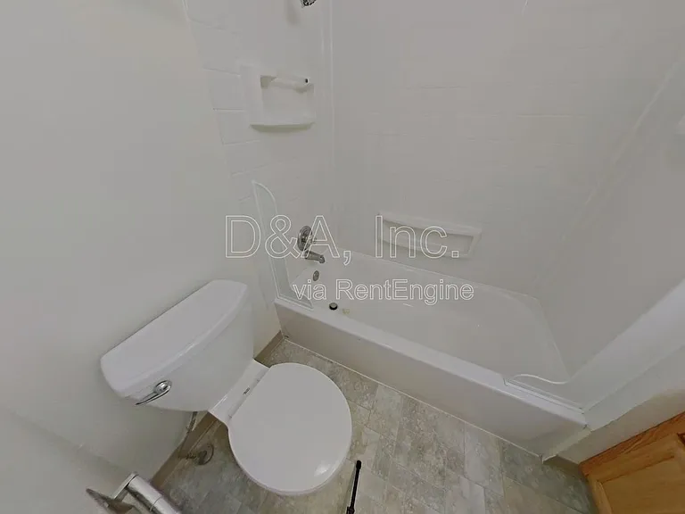 138 NE Conifer Blvd #6 — Photo 13