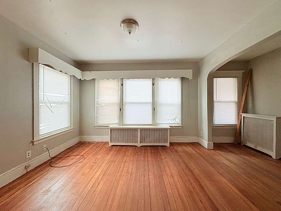 2nd image of 91 Norton St #11