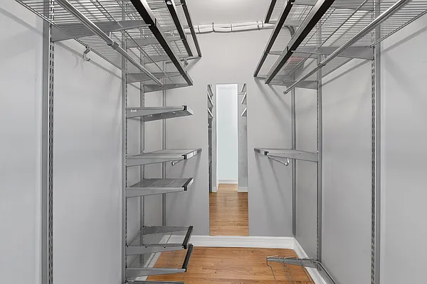 Rented by REAL New York | media 21