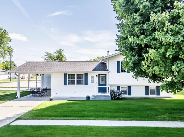 406 Forest St, Fairbank, IA 50629