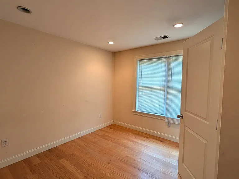 11 Sparhawk St #2 — Photo 4