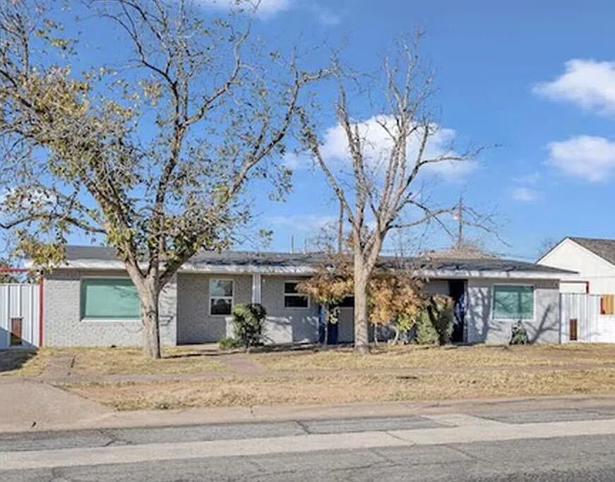 1111 Maple Ave #A