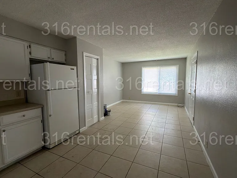 Broadview Apartments — Photo 16