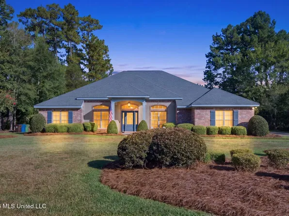136 Saint Annes Dr, Hattiesburg, MS 39401
