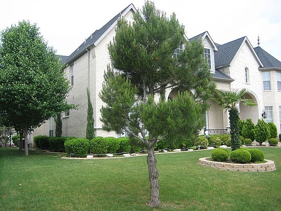 5th image of 3211 Walker Dr
