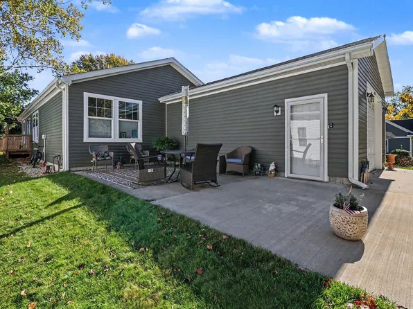 722 N Delia St, Ludington, MI 49431