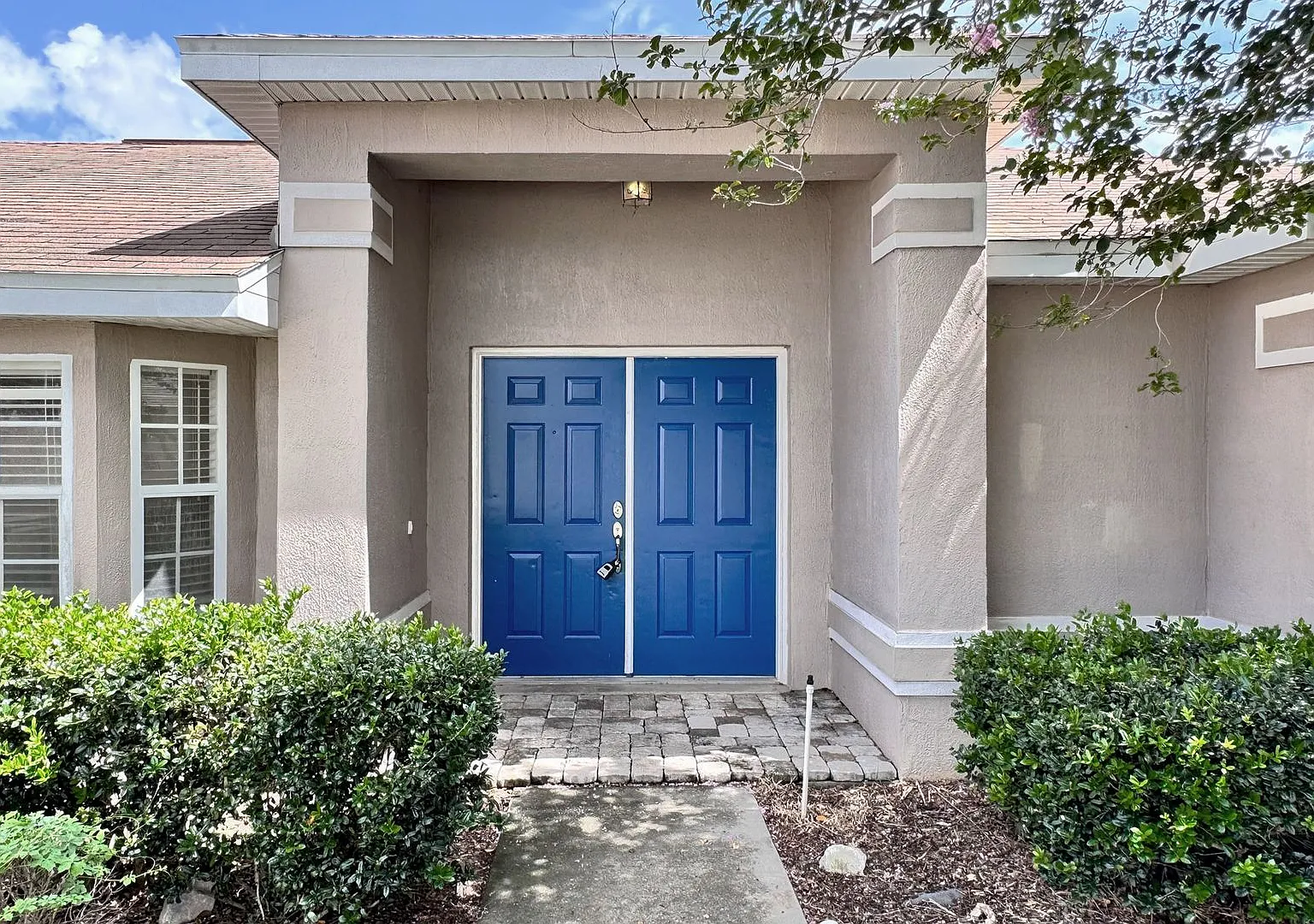 Spacious Three-Bedroom Home in Winter Haven — Photo 2