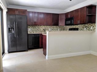 2401 Waterview Cir, Palm Springs, FL 33461