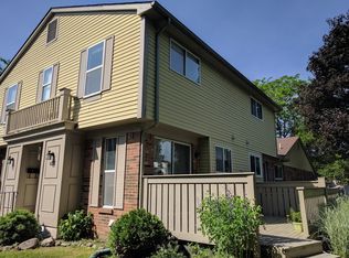 2908 W Whittier Ct, Ann Arbor, MI