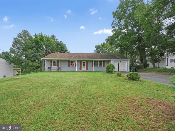918 Wynonah Dr, Auburn, PA 17922
