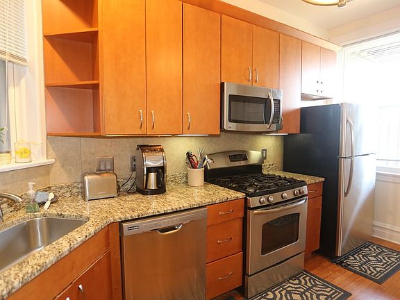 2nd image of 3817 N Lakewood Ave #2