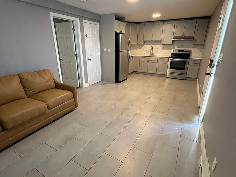 33 Hart Ave #1 — Photo 2