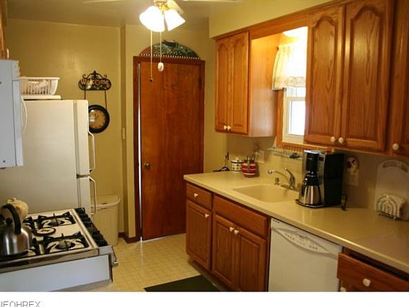 3rd image of 6102 Renwood Dr