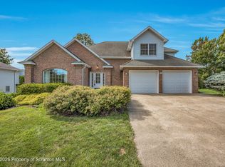 203 Sean Dr, Clarks Summit, PA 18411