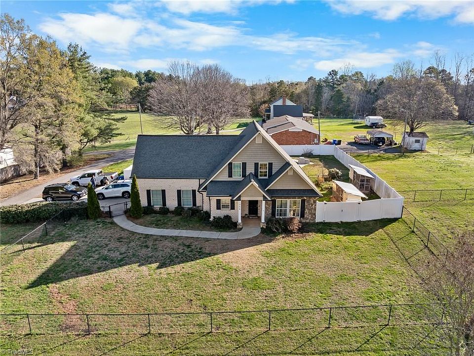 1st image of 1066 Hickory Tree Rd