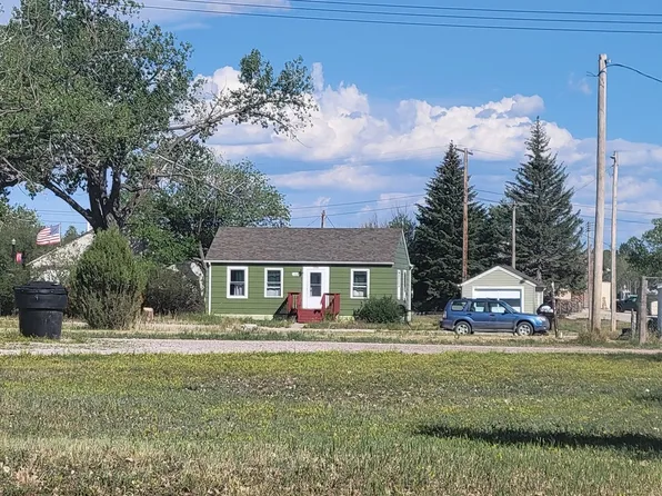 516 Willow St, Upton, WY 82730