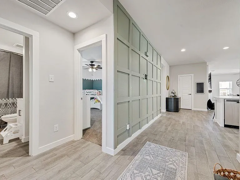 1513 Hulen Park Trl — Photo 5