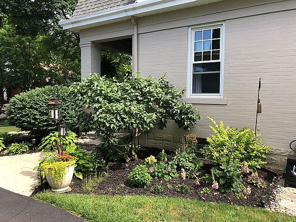 3rd image of 3812 Indianview Ave