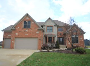 4N135 Golf View Ct, West Chicago, IL 60185
