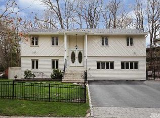 12 Valley Rd, Northport, NY 11768