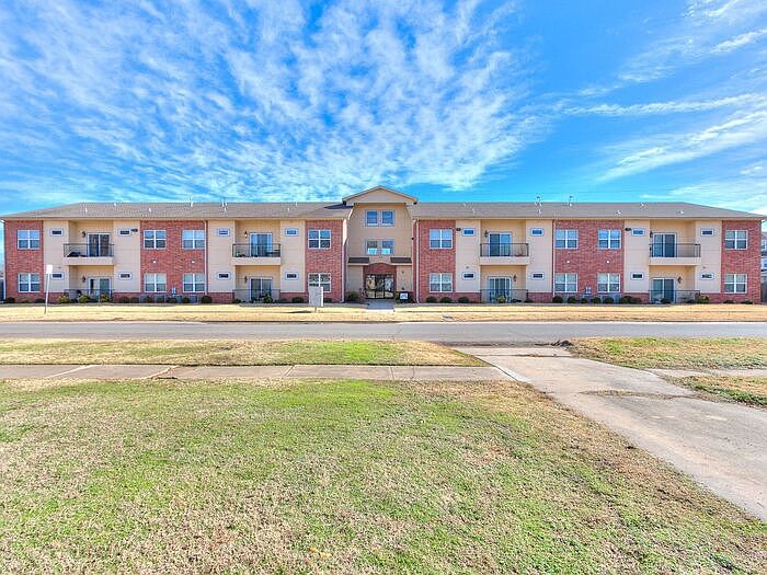 1st image of 715 Monnett Ave #205