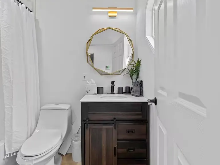 2408 Owen St — Photo 7