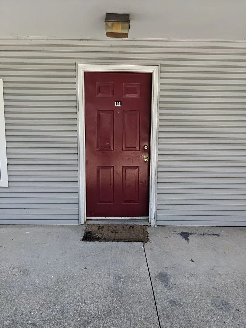 502 W Green St APT 101 photo 1