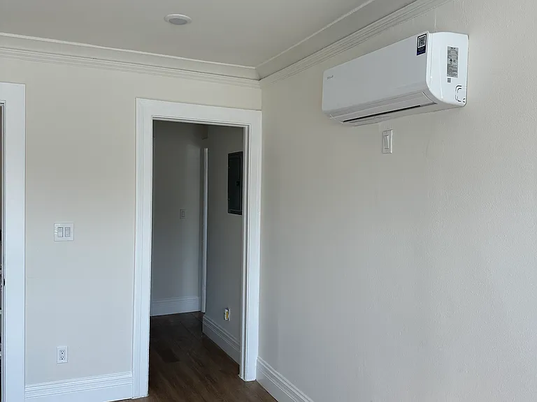 1037 S Vermont Ave #2 — Photo 7