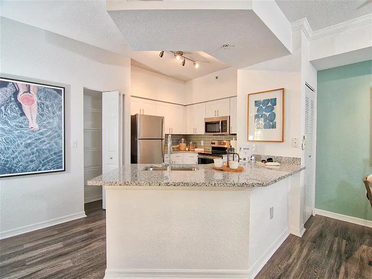 Solano at Miramar — Photo 27