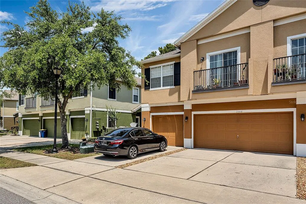 3 bed, 2.5 bath, 1544 sqft, $2,500 — Photo 3