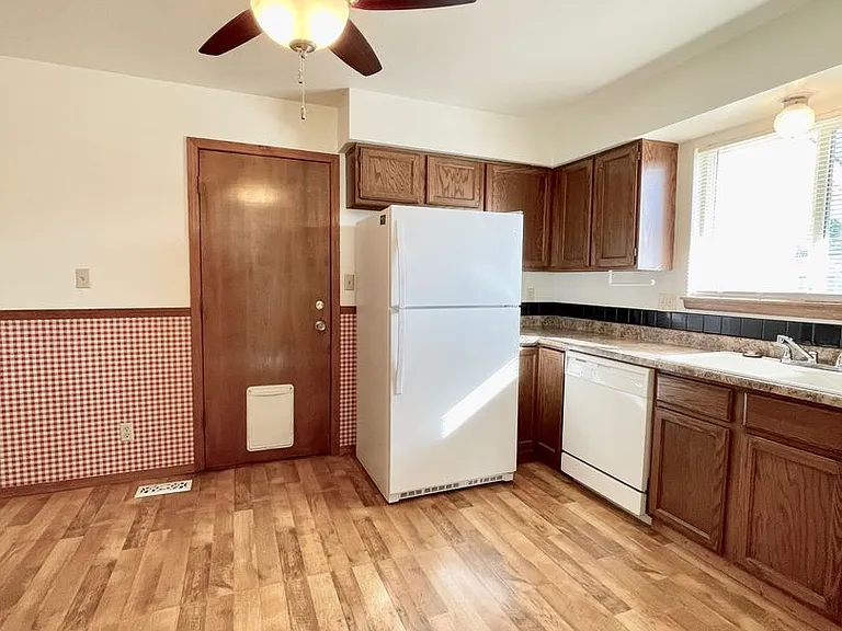 2110 Ambleside Dr — Photo 6