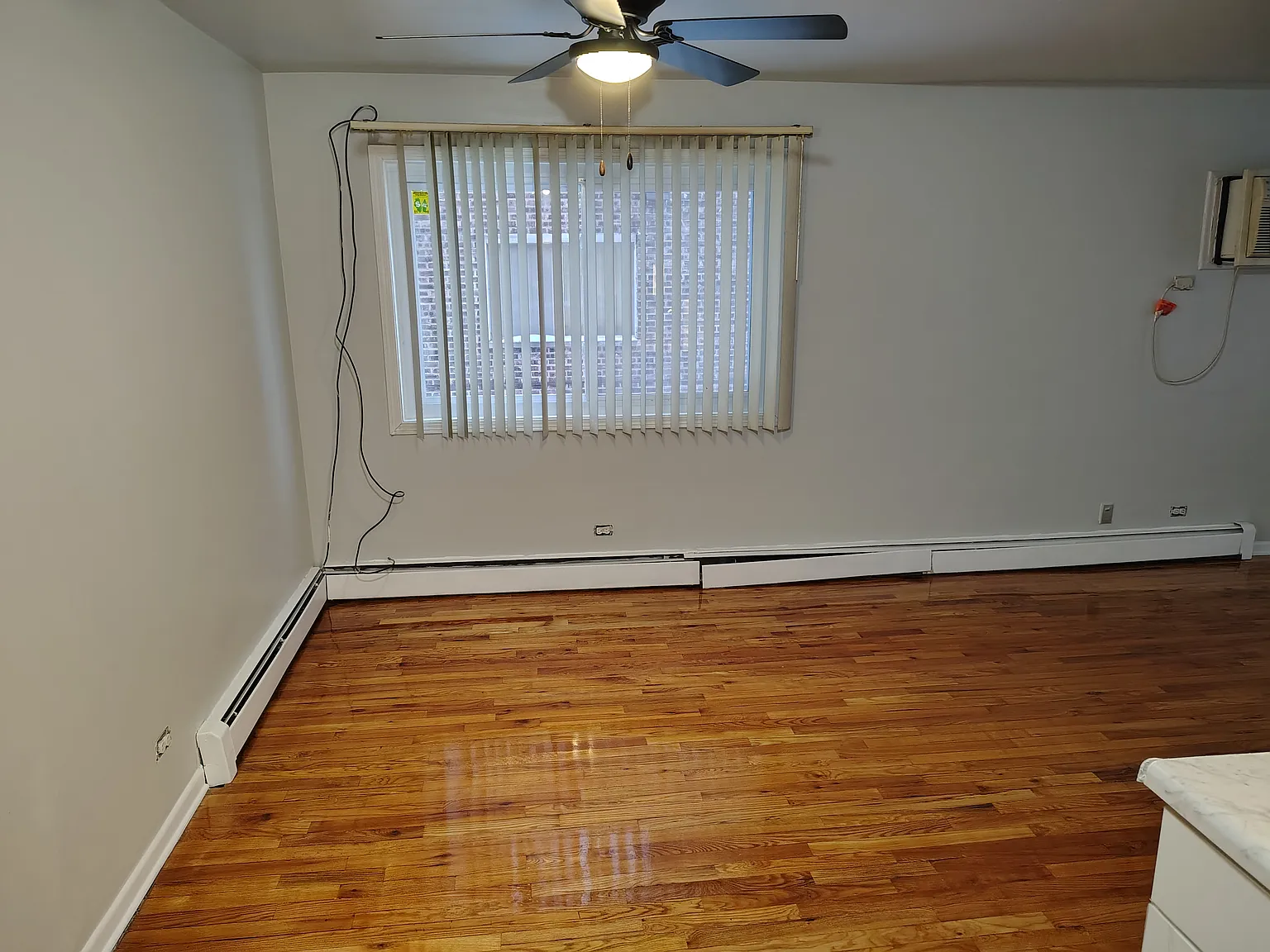 665 Jeffery Ave — Photo 2