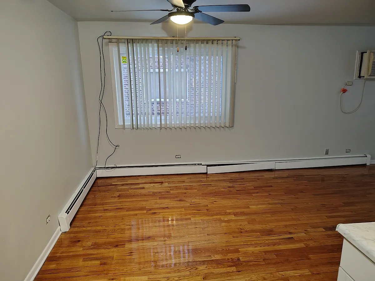 Building Photo - 665 Jeffery Ave #1S