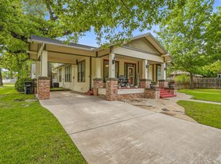910 S Waco St, Weatherford, TX 76086