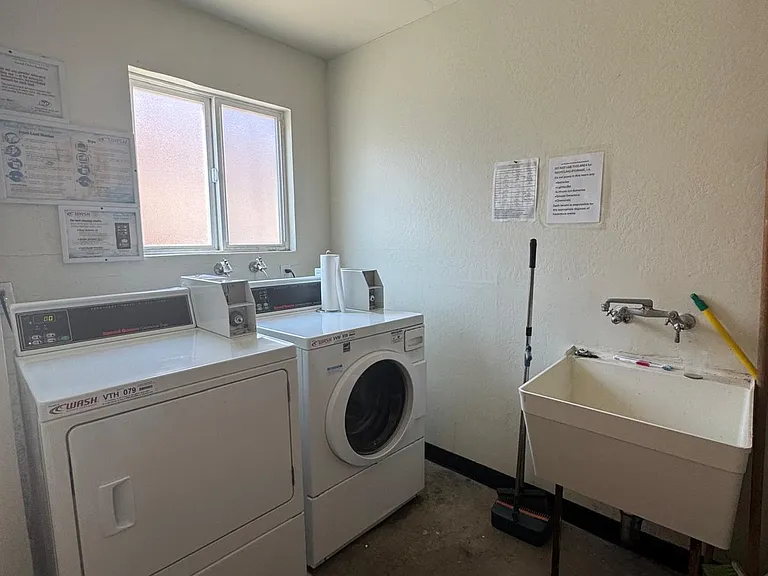 1821 Ogden Dr #12 — Photo 22
