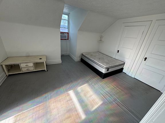 2nd image of 1340 Lake Ave #7