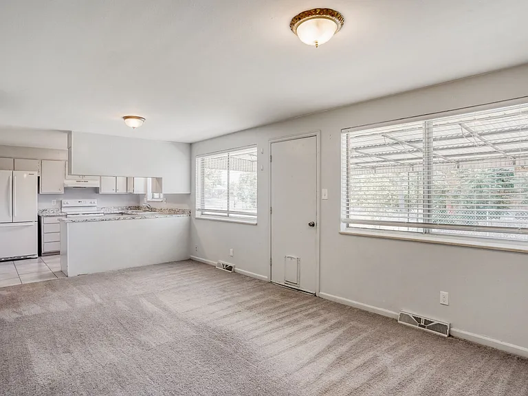 377 Depew St — Photo 5