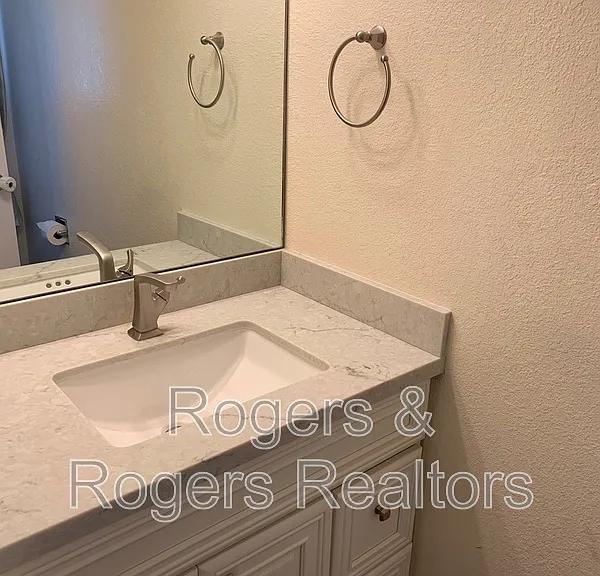 6977 Chantel Ct — Photo 5