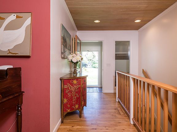 3rd image of 204 Ramona Ln