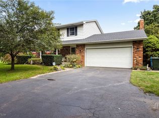 4435 Abbe Rd, Sheffield Village, OH 44054