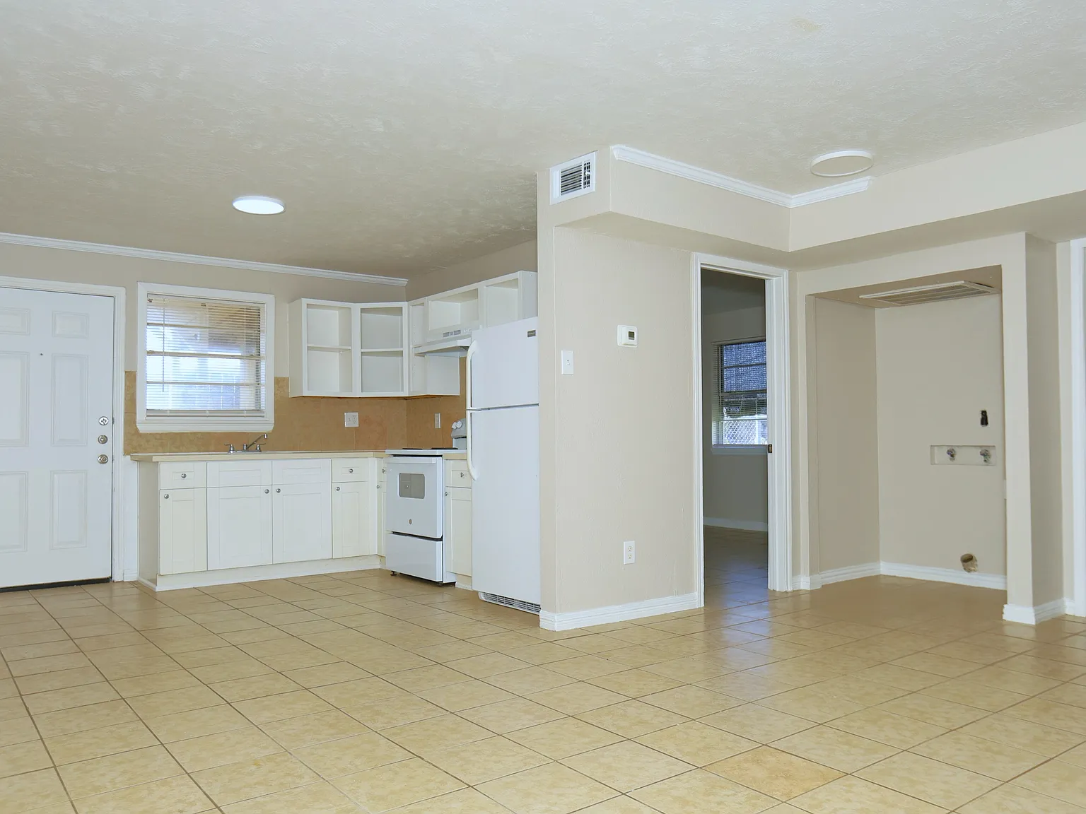 123 W 6th Unit 2 - 1 — Photo 3