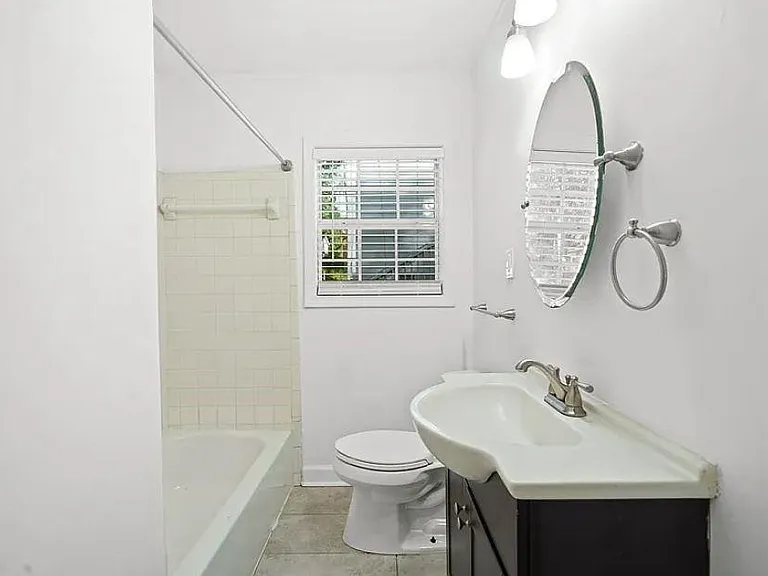 2371 Ben Hill Rd — Photo 13