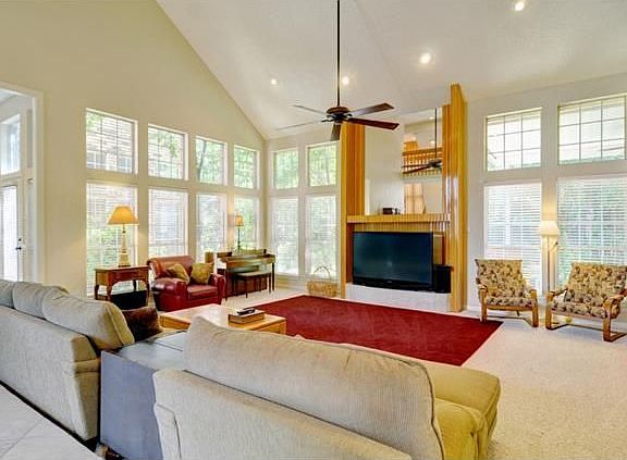 5th image of 2802 Briar Knoll Dr