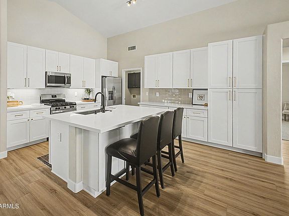 2nd image of 1812 E SAGEBRUSH Street