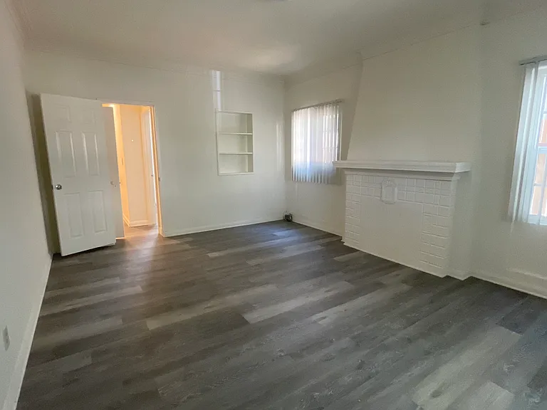 133 S Saint Andrews Pl #2 — Photo 3