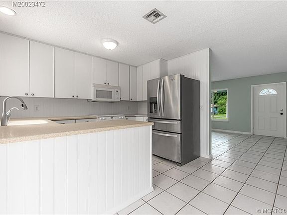 5th image of 1703 NE Arch Ave